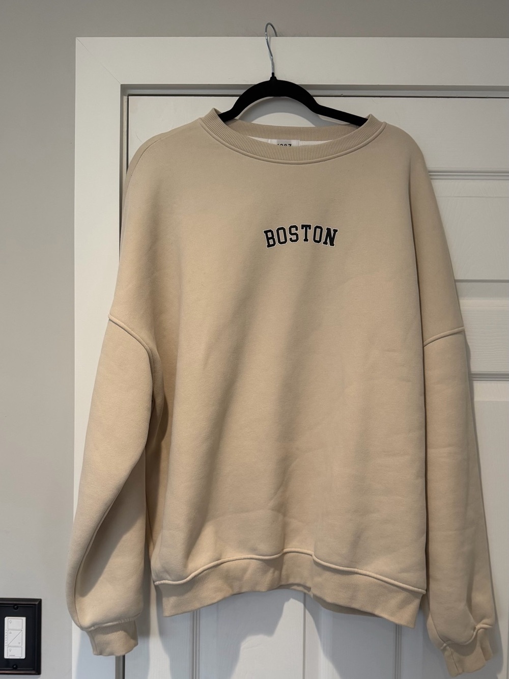 Auth.✅ 1987 Label Champions Crew in “Tahini” Size Medium 🤍